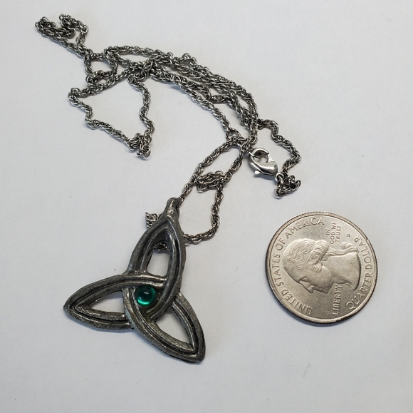 SOLD Fellowship Foundry Pewter Celtic Knot Triquetra Green Cabochon Pendant - Picture 3 of 4
